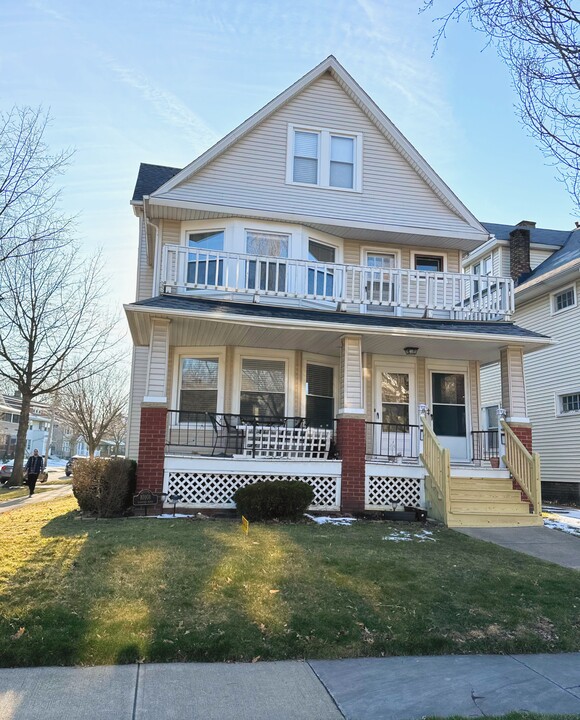 10101 Nanford Rd, Unit Upper unit in Cleveland, OH - Building Photo