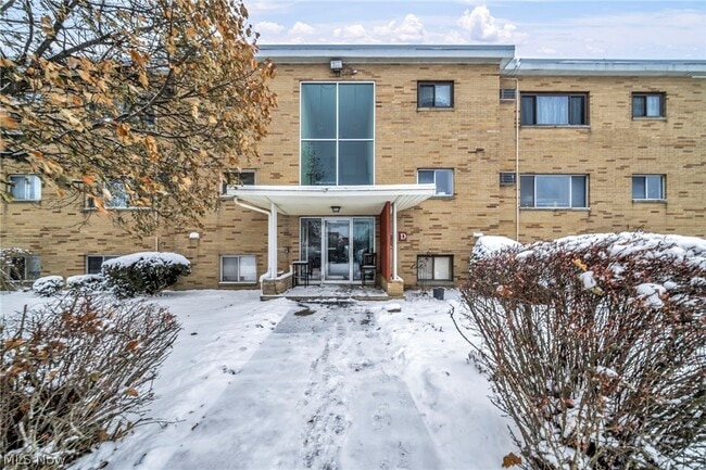 property at 5200 Royalton Rd