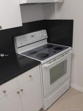 1720 NW N River Dr, Unit 406 in Miami, FL - Foto de edificio - Building Photo