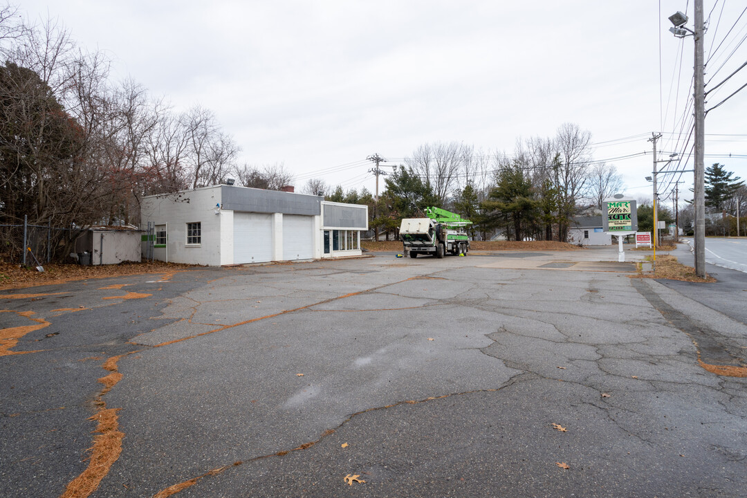 41 Hillside Ave in Amesbury, MA - Building Photo