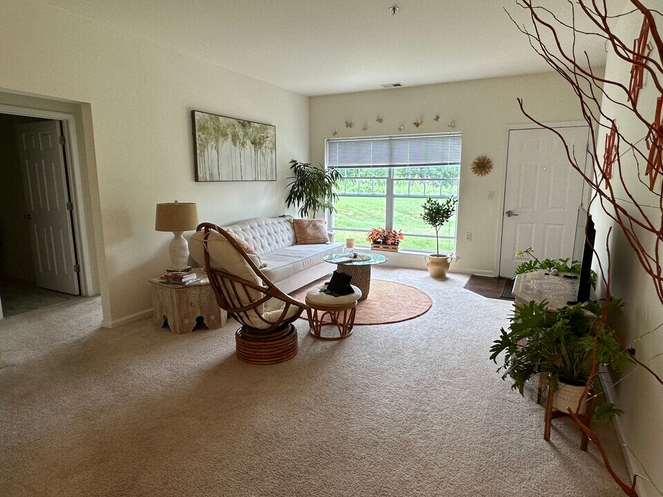 13 Kempton Pl in Saratoga Springs, NY - Building Photo