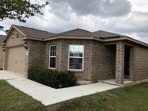 6616 Luckey Square in San Antonio, TX - Building Photo - Building Photo