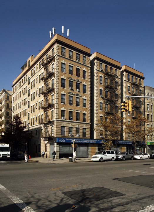 2821-2823 Frederick Douglas Blvd in New York, NY - Foto de edificio