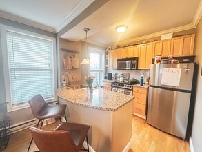 26 Hanson St, Unit 3 in Boston, MA - Building Photo - Building Photo