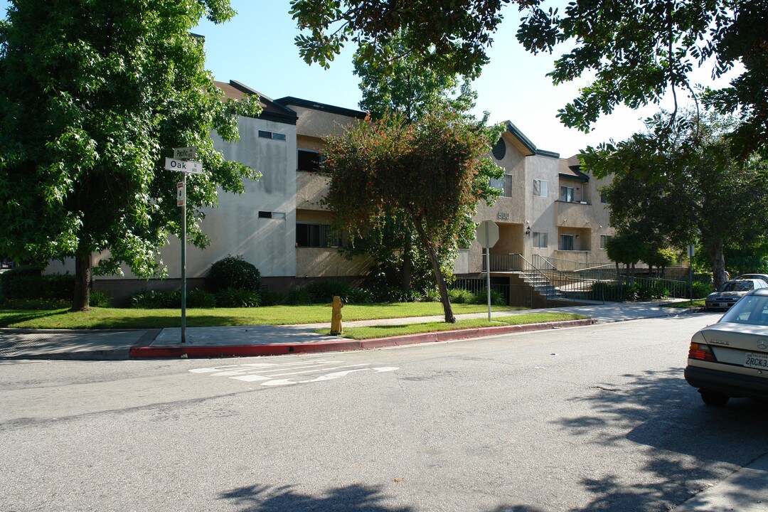 500 Oak St in Glendale, CA - Foto de edificio