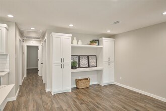 1014 Graham Dr in Tomball, TX - Building Photo - Building Photo