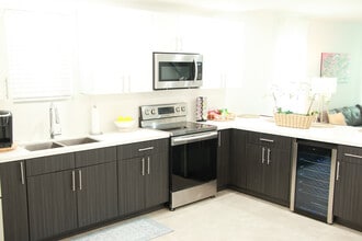 920 SW 4th Ave in Miami, FL - Foto de edificio - Building Photo