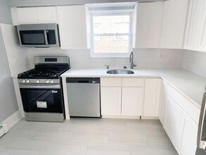 Stuyvesant Commons - Lyndhurst in Lyndhurst, NJ - Building Photo - Building Photo