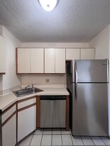 23 Elm St, Unit 301 Apartments