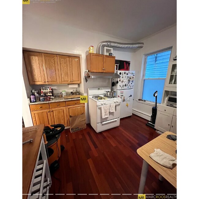 103 Sciarappa St, Unit 2 in Cambridge, MA - Foto de edificio - Building Photo