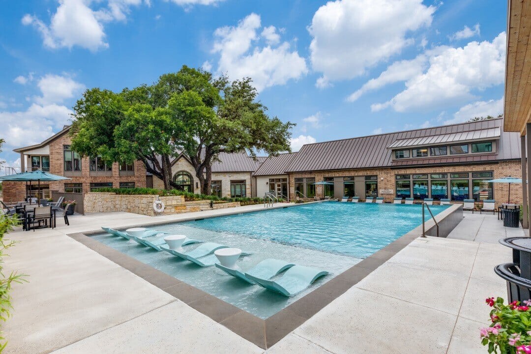 Lenox Grand in Austin, TX - Foto de edificio