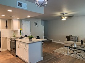 4710 E Portland St in Phoenix, AZ - Building Photo