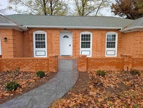 103 Cherry Ave in Grottoes, VA - Building Photo - Building Photo