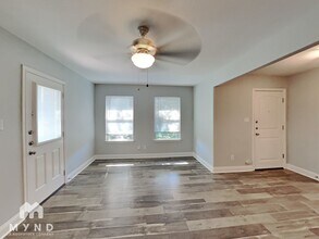 1236 E James St in Cleburne, TX - Building Photo - Building Photo