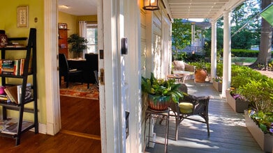 1710 N State St in Jackson, MS - Foto de edificio - Building Photo