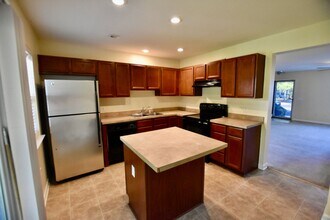 200 Sonata Cir in Pooler, GA - Building Photo - Building Photo
