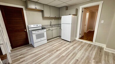 145 W High St-Unit -Unit 1 in Elizabethtown, PA - Building Photo - Building Photo