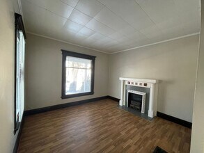 420 Douglas St-Unit -420  Lower in Syracuse, NY - Building Photo - Building Photo