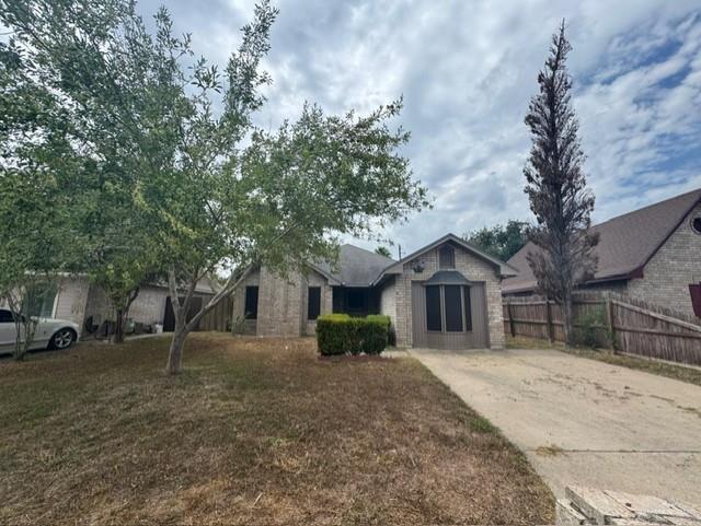 23 Walnut Ave in McAllen, TX - Building Photo