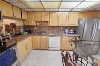 6556 Racquet Club Dr in Lauderhill, FL - Building Photo - Building Photo