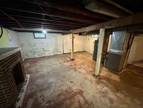 1226 Lincoln St in Waterloo, IA - Building Photo - Building Photo