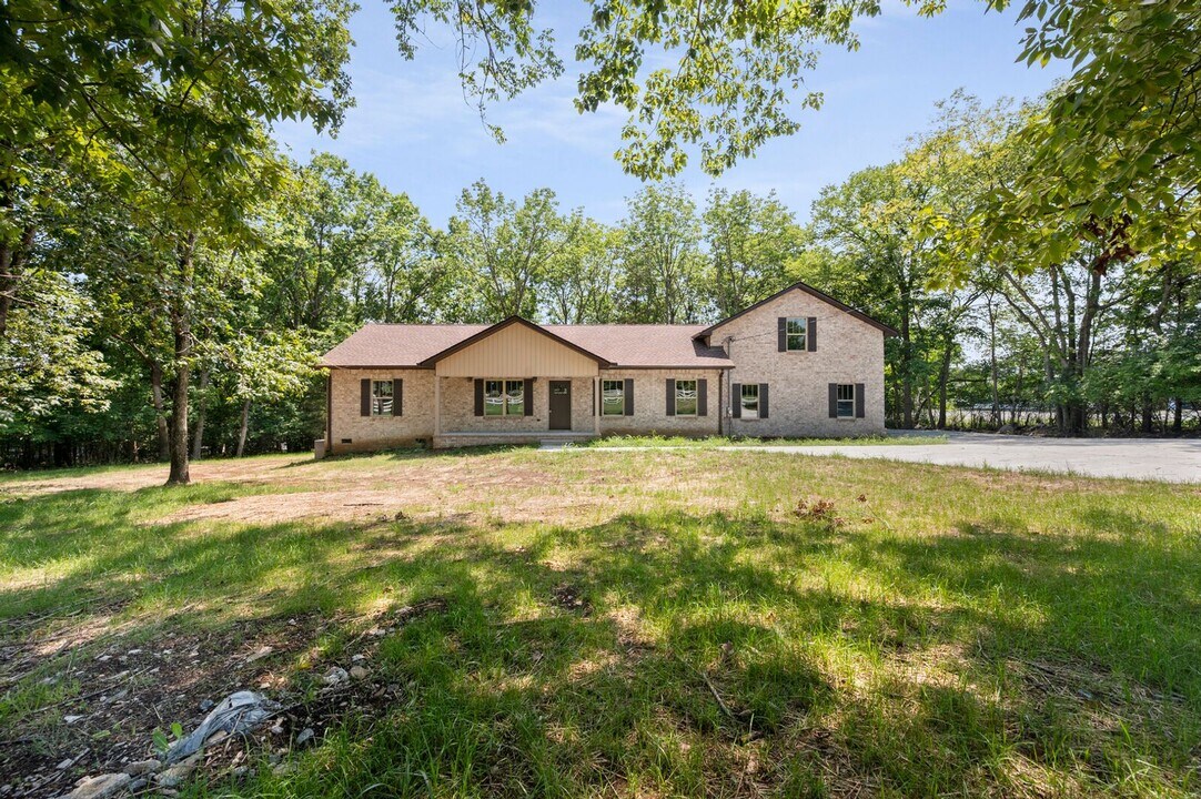 2677 Nonaville Rd in Mount Juliet, TN - Building Photo