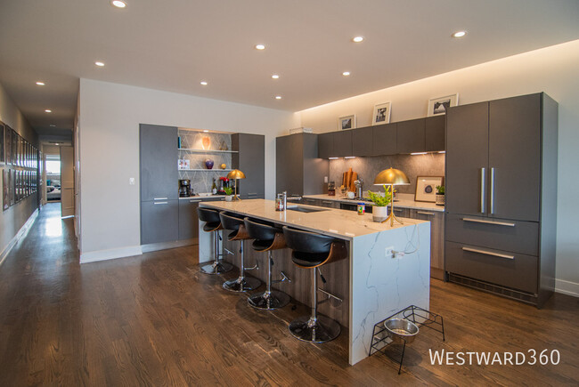 property at 880 N Milwaukee Ave