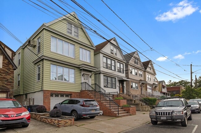 property at 120 W 45th St