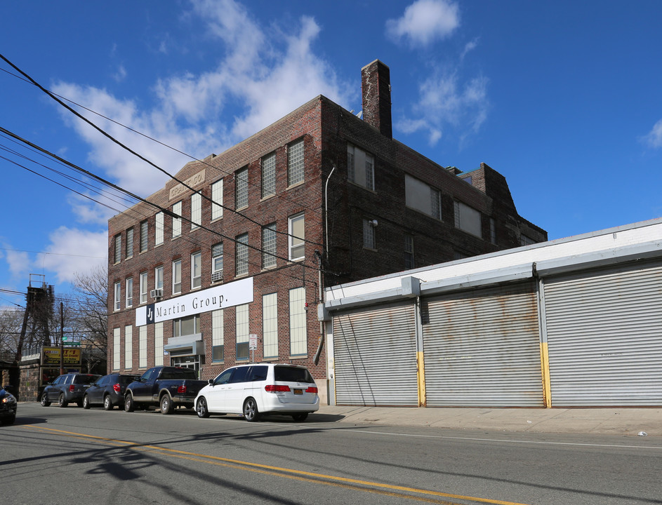 90 South St in Newark, NJ - Building Photo