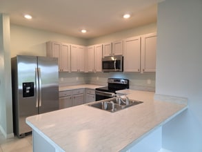 3945 Angola Ln in Sanford, FL - Building Photo - Building Photo