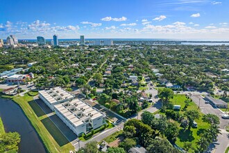 1933 Dock St in West Palm Beach, FL - Foto de edificio - Building Photo