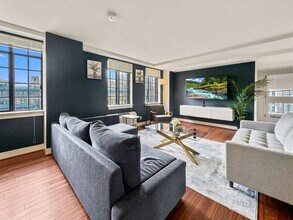 111-23 N 15th St in Philadelphia, PA - Foto de edificio - Building Photo