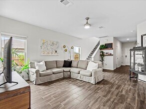 8201 Daisy Cutter Crossing in Georgetown, TX - Building Photo - Building Photo