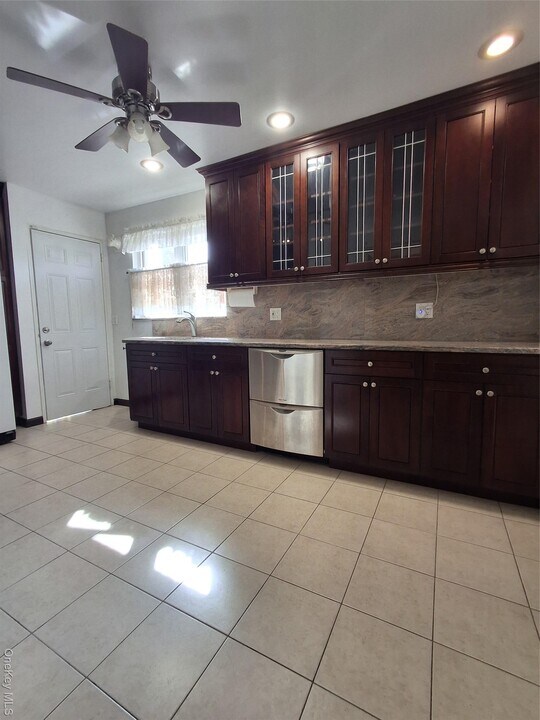 45-63-63 202nd St in Queens, NY - Building Photo