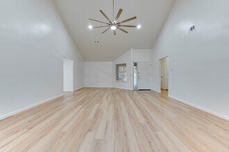 15914 Barbarossa Dr in Houston, TX - Building Photo - Building Photo