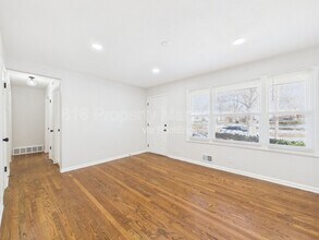 4730 Richmond Ave in Kansas City, MO - Building Photo - Building Photo