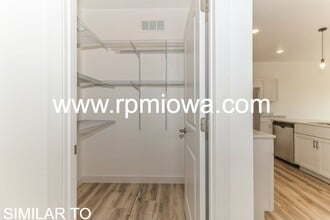 4604 88th St in Urbandale, IA - Building Photo - Building Photo