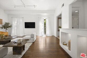 245 N Wetherly Dr in Beverly Hills, CA - Building Photo - Building Photo