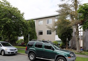 1550 Vine St in Vancouver, BC - Building Photo