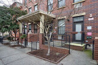 219 17th St in Brooklyn, NY - Building Photo - Building Photo