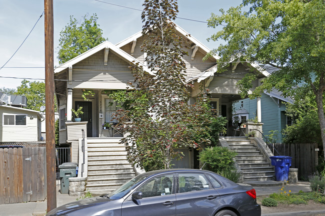 620 27th St in Sacramento, CA - Foto de edificio - Building Photo