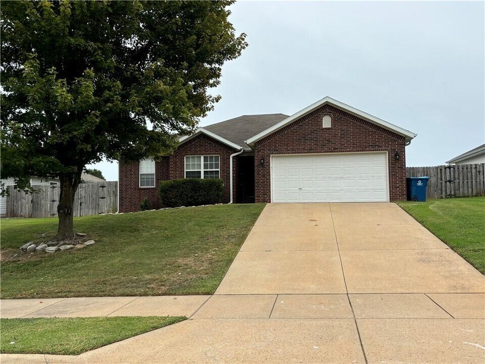 6605 SW Shady Rd in Bentonville, AR - Building Photo
