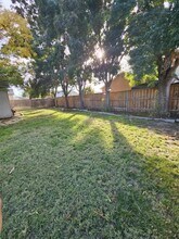 1075 Sorrel Ave in Lemoore, CA - Foto de edificio - Building Photo