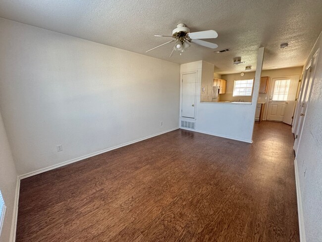 4506 Sylvia Dr in Killeen, TX - Foto de edificio - Building Photo