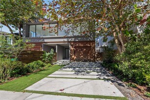 2984 Coconut Ave in Miami, FL - Building Photo