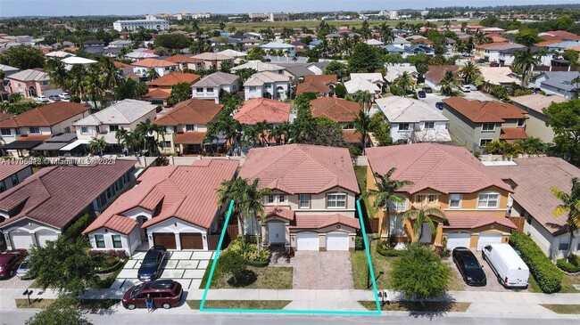 9180 SW 153rd Ave in Miami, FL - Foto de edificio - Building Photo