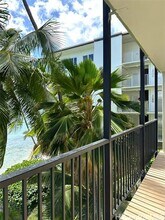 2943 Kalakaua Ave in Honolulu, HI - Foto de edificio - Building Photo