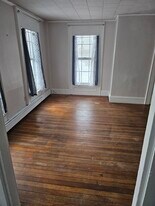 69 Green St, Unit 1 in Augusta, ME - Building Photo