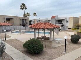 16635 N Cave Creek Rd in Phoenix, AZ - Building Photo