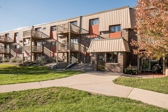 Westchester LLC in Waite Park, MN - Foto de edificio - Building Photo